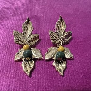 VINTAGE fashion jewelry/silver gold leaves